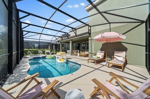 Outdoor pool, a heated pool - PetFriendly, Heated Pool/Hot Tub, 20-min to Disney (Davenport)