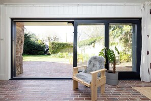 Interior - Idyllic Cottage with Garden and Patio (Edinburgh)