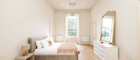 4 chambres, fer et planche à repasser, Wi-Fi, draps fournis