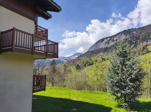 Appartement avec piscine au pied des pistes