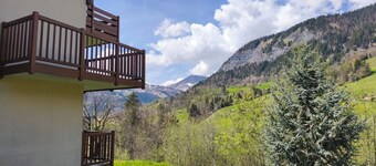 Apartment with pool at the foot of the slopes