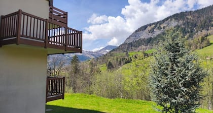 Appartement avec piscine au pied des pistes