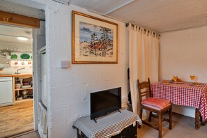 Cottage | Dining - Cottage in Praa Sands Near the Beach (Helston)