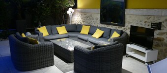 Garden apartment with swimming pool