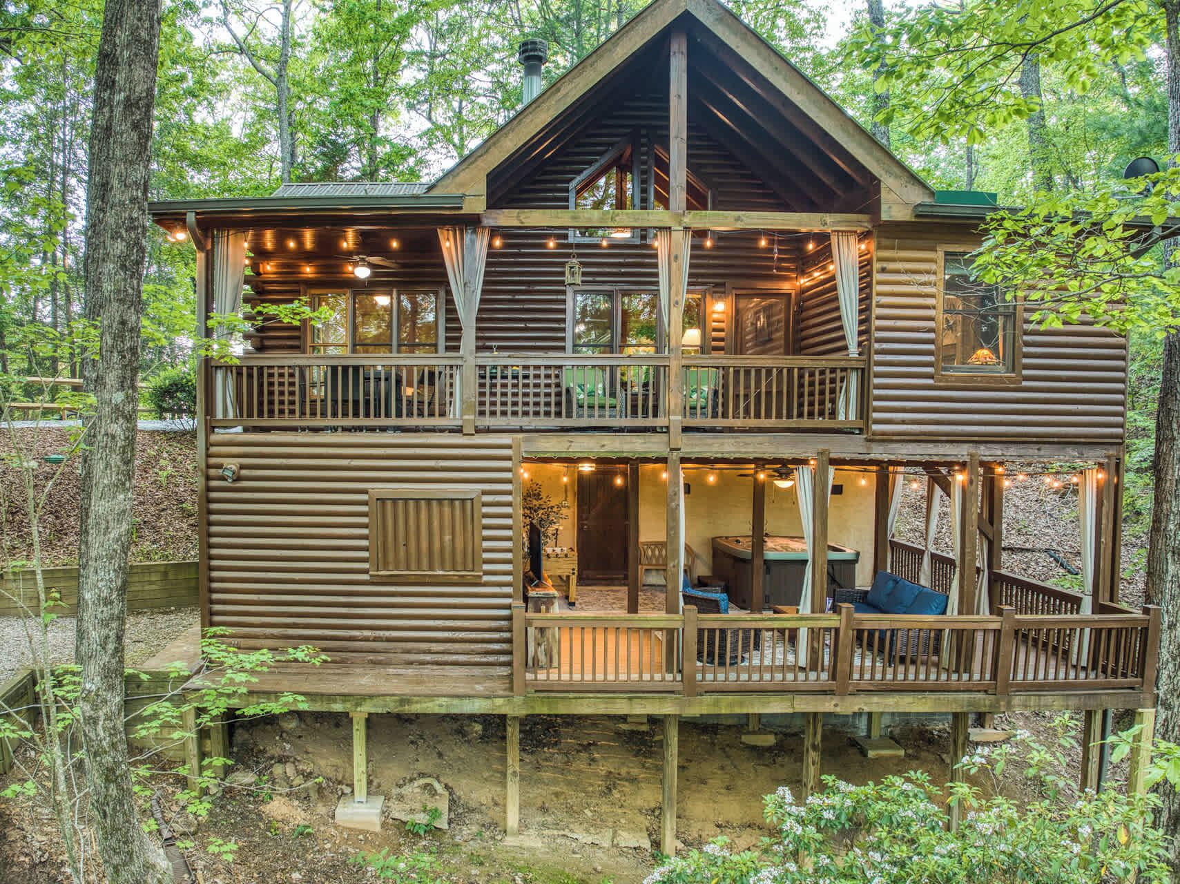 Rustic Nest - Quaint, cozy, dog friendly, hot tub Reviews, Deals