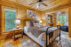 2 bedrooms, desk, iron/ironing board, WiFi