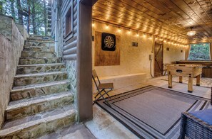 Spielezimmer