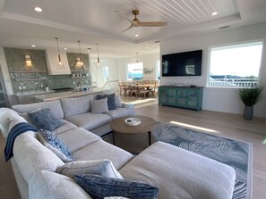 Smart TV - Oceans 11–Huge Ocean Views, Pool & Steps to Beach (St. Augustine)