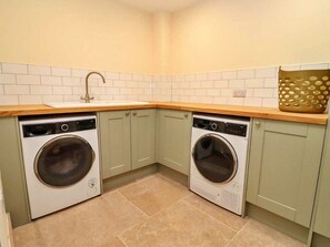 High chair - Holiday Home in Cotswolds With Hot Tub (Cheltenham)