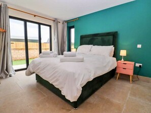 3 bedrooms - Holiday Home in Cotswolds With Hot Tub (Cheltenham)