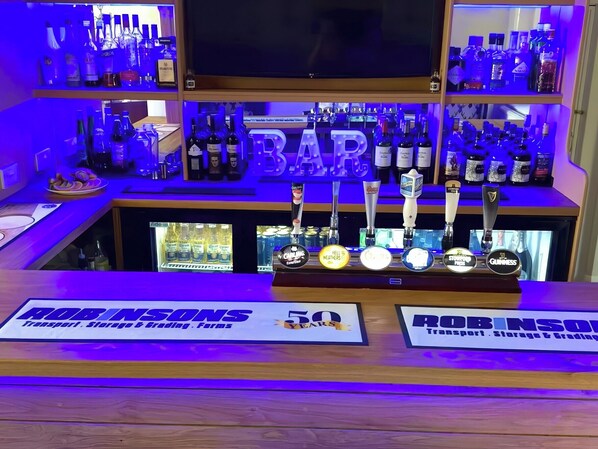 住宿內酒吧