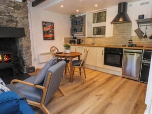 Interior - 4 Old Tanrhiw (Caernarfon)