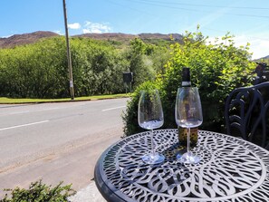 Outdoor dining - 4 Old Tanrhiw (Caernarfon)