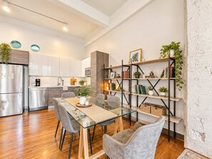 Dining - Modern 2BR | Heart of Town | Sleep 16 | Valet Park (Dallas)