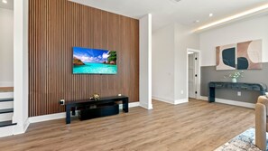 Interior - 3BR Dallas Oasis w/ Rooftop Deck Parking | Fits 11 (Dallas)