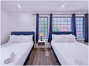 2 عدّة غرف نوم وواي فاي وملاءات أسرّة