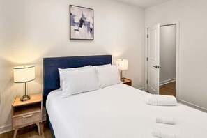 2 bedrooms, WiFi, bed sheets - Chic 2BR Northern Liberties Apt | Sleeps 4 Comfortably! (Philadelphia)