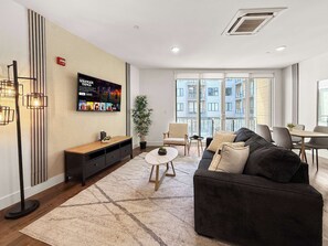 Unclassified image, 5 of 13, button