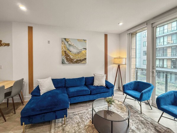 Unclassified image, 1 of 15, button