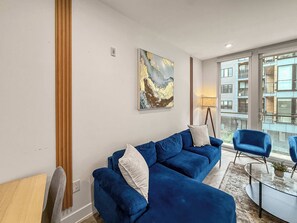 Unclassified image, 2 of 15, button