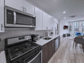 Fridge, microwave, oven, stovetop