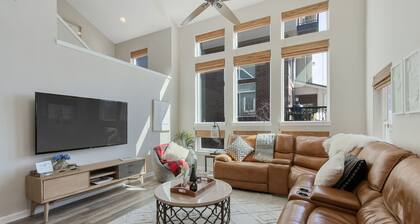 Charming 3-bedroom townhome with WiFi, AC in delightful Spokane