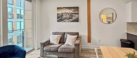 Téléviseur, bureau