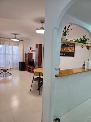 Appartement, 3 chambres, accessible aux personnes à mobilité réduite, fumeurs | Salle à manger