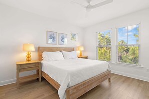 6 bedrooms, iron/ironing board, WiFi, bed sheets