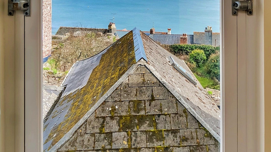 Cottage in the Heart of Kingsand, No Deposit