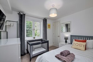 Apartment | 3 bedrooms, iron/ironing board