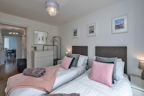 Apartment | 3 bedrooms, iron/ironing board - Apartment in Tenby Near South Beach (Tenby)