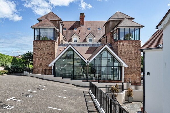 Apartment | Exterior