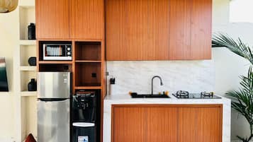Fridge, microwave
