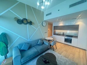 TV, offices - Beautiful 1 bed apartment Marina I Sleeps 4 (Dubai Marina)