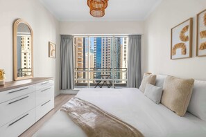 1 habitación, tabla de planchar con plancha, cuna de viaje y wifi 