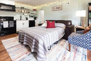 1 bedroom, iron/ironing board, WiFi, bed sheets