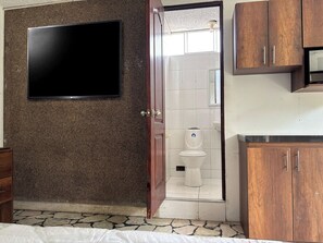 1 bedroom, in-room safe, desk, iron/ironing board