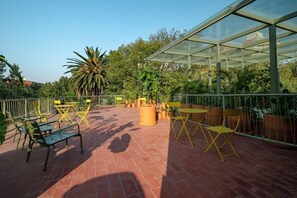 Outdoor dining - Art-Deco 1-Bedroom w/ Private Balcony in Condesa (Ciudad de México)