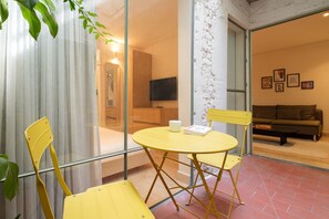 1 chambre, bureau, fer et planche à repasser, Wi-Fi