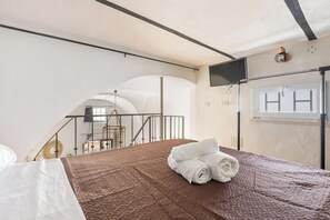 1 bedroom, iron/ironing board, Internet