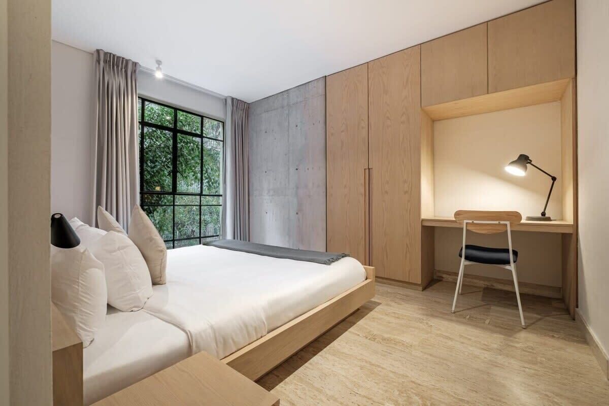 1 bedroom, desk, iron/ironing board, WiFi