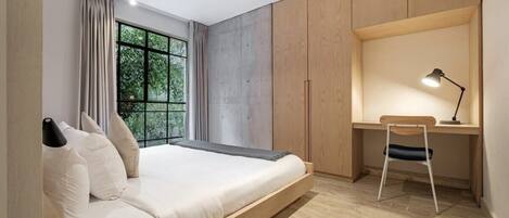 1 bedroom, desk, iron/ironing board, WiFi