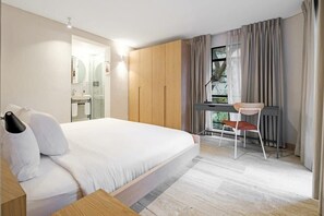 2 habitaciones, escritorio, tabla de planchar con plancha y wifi 