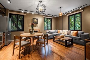 TV, offices - Brand New 2-Bedroom in the Heart of Trendy Roma/Condesa (Ciudad de México)
