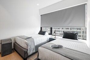 2 bedrooms, desk, iron/ironing board, WiFi