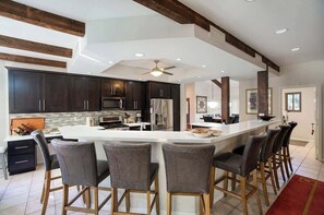 Fridge, microwave, oven, stovetop - Desert Palms | Private Pool & Game Room (Scottsdale)