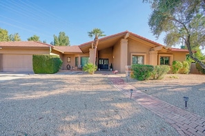 Exterior - Desert Palms - Pool & BBQ Near Paradise Mall (Scottsdale)