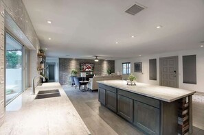 Lobby - Desert Horizon, Golf Simulator, Waterslide, Private Casita, Pool & Spa (Scottsdale)