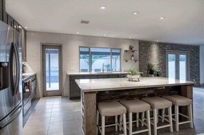 Fridge, microwave, oven, stovetop - Desert Horizon, Golf Simulator, Waterslide, Private Casita, Pool & Spa (Scottsdale)